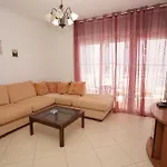 Petrit 2 شقة