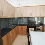 Petrit 2 ساراندا