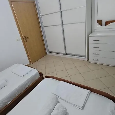 Petrit 2 * Sarande