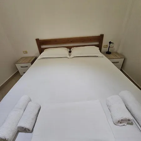 Petrit 2 * Sarande