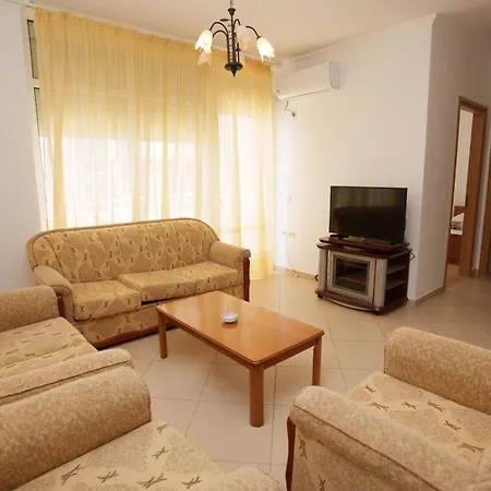 Apartament Petrit 2 *