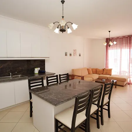 Apartment Petrit 2 *