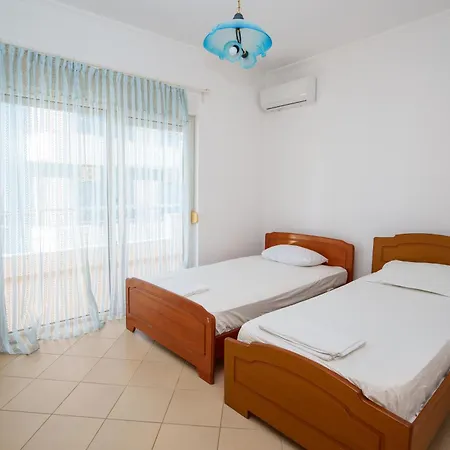Petrit 2 Apartment
