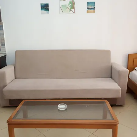 Petrit 2 * Sarandë