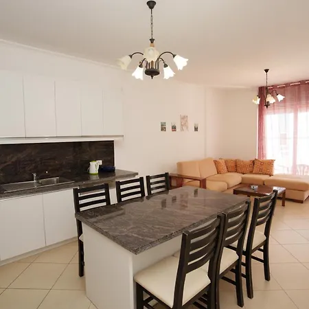 Apartment Petrit 2 *