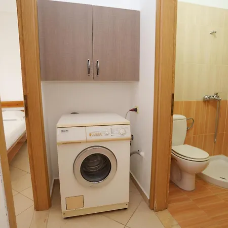 Apartment Petrit 2 *