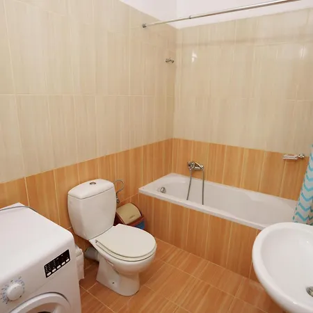 Apartment Petrit 2 *