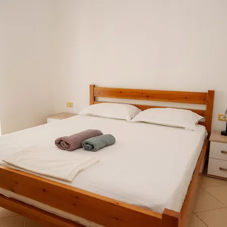 Apartment Petrit 2 *