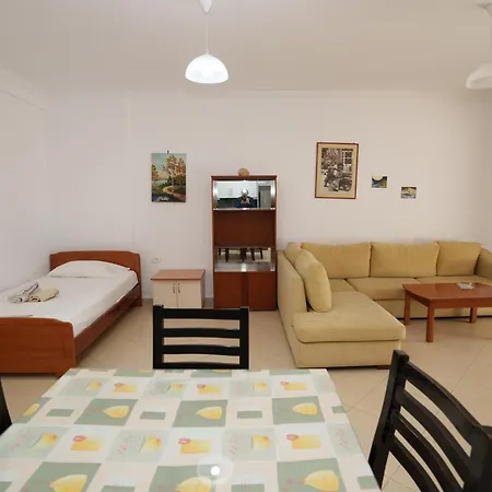 Petrit 2 Apartment *