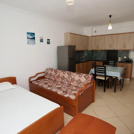 Apartment Petrit 2 *