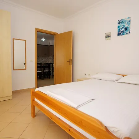Petrit 2 Apartment *