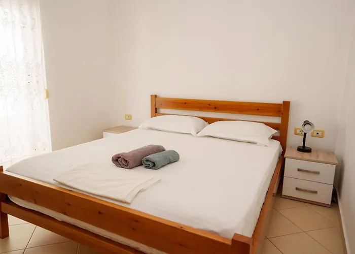 Apartament Petrit 2 *