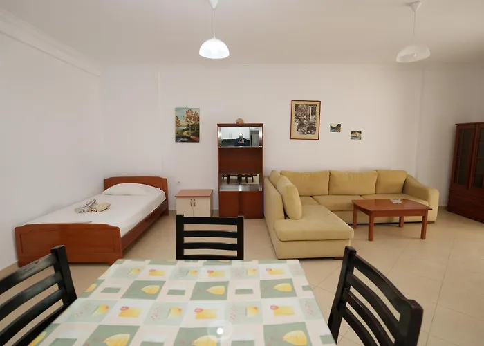 Petrit 2 Apartament *