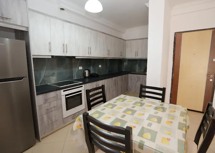 Petrit 2 Apartament *